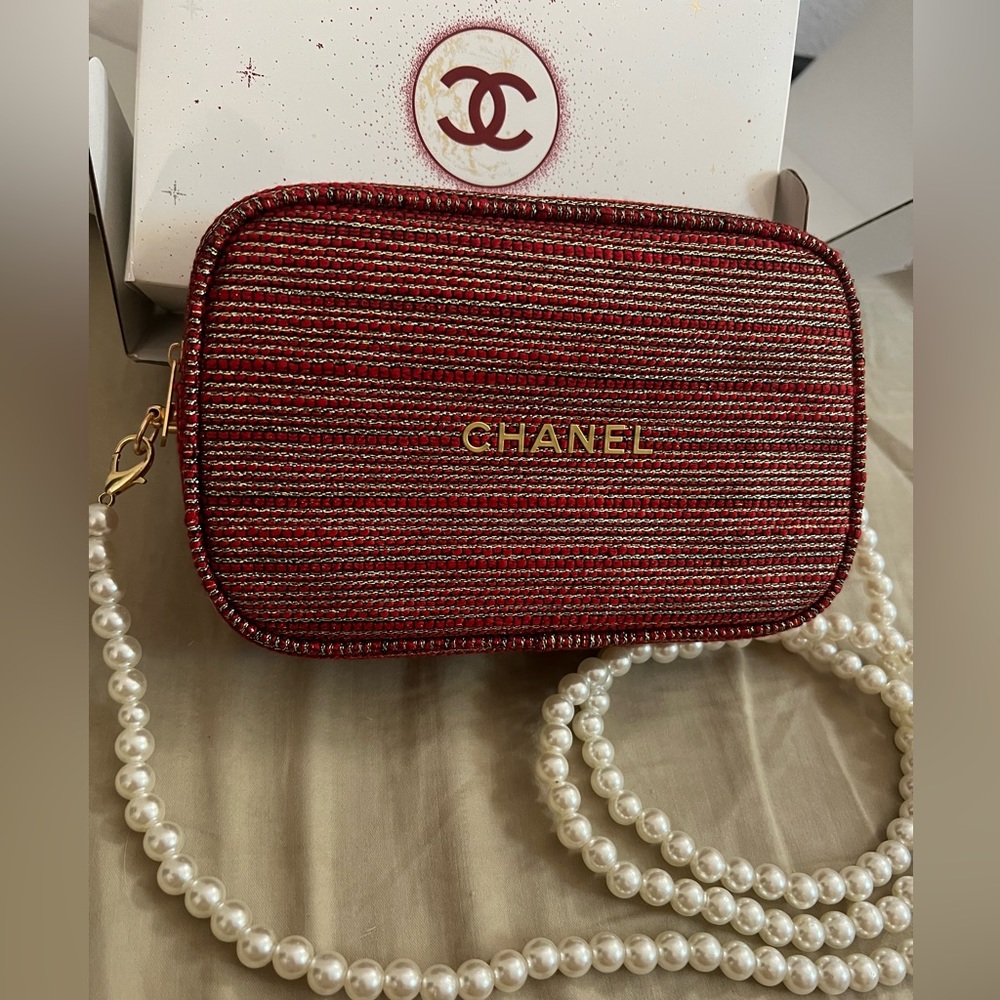 NEW Chanel red tweed beauty pouch on pearl chain